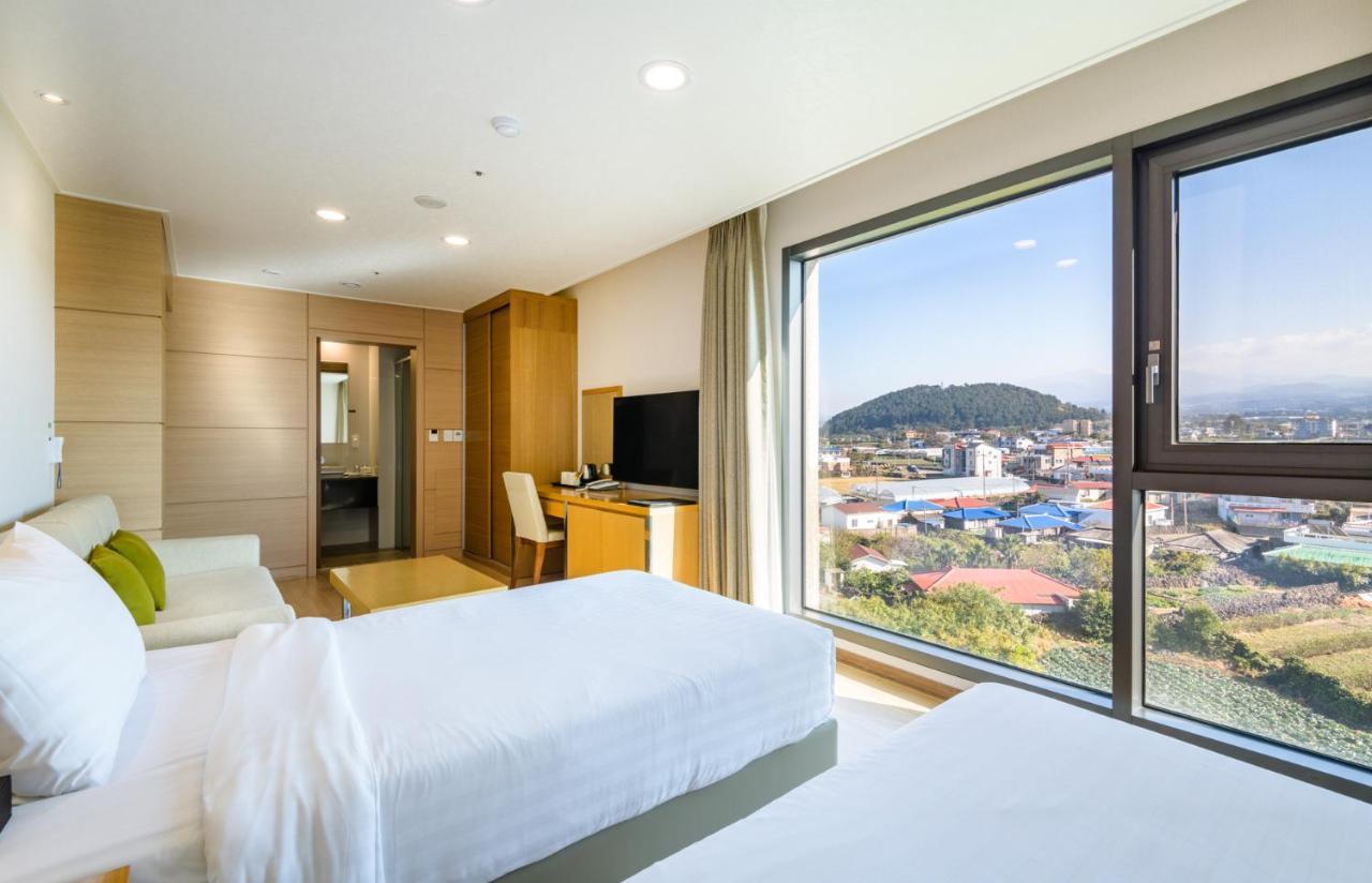 Uni Hotel Jeju Esterno foto
