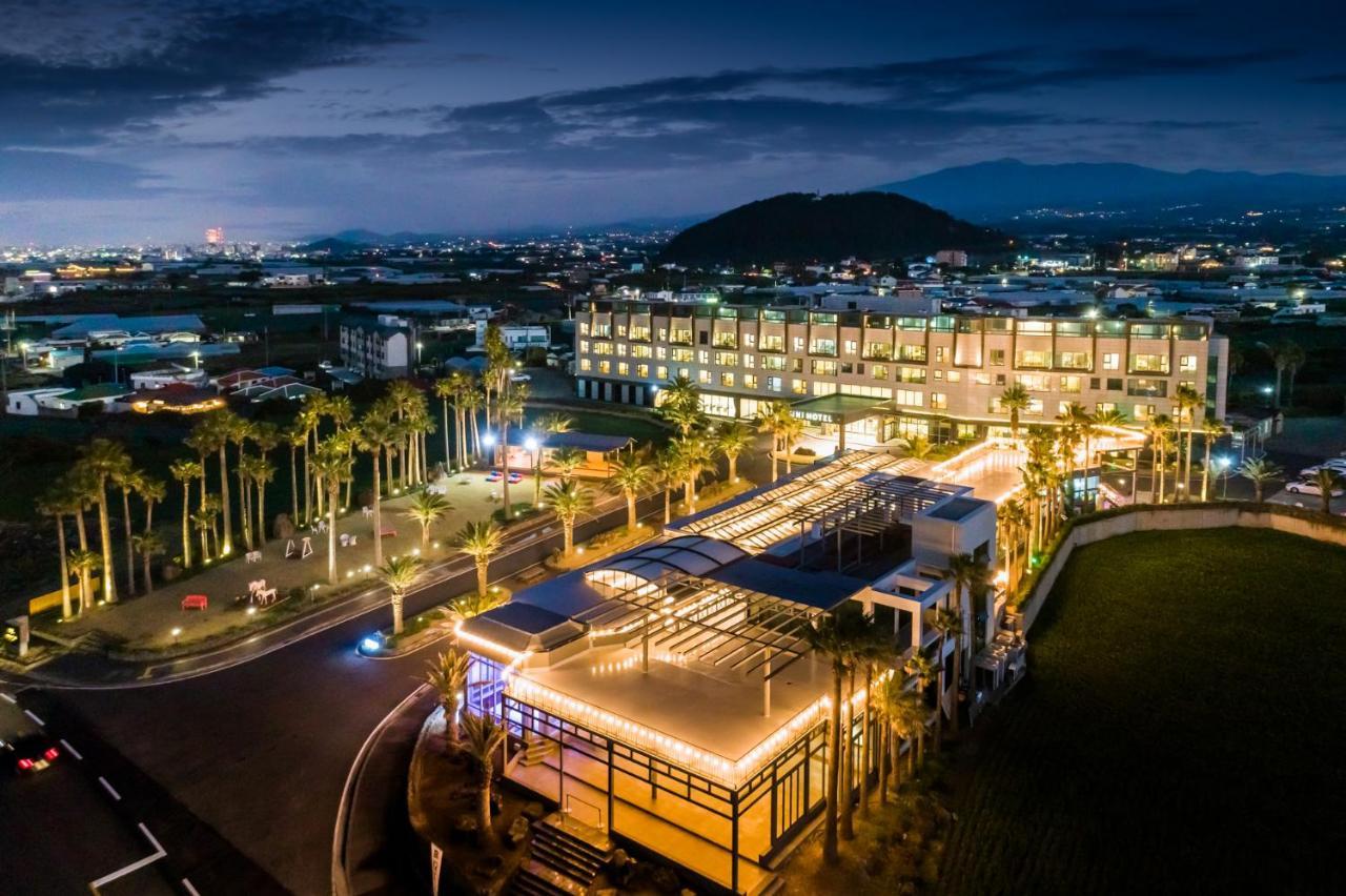 Uni Hotel Jeju Esterno foto