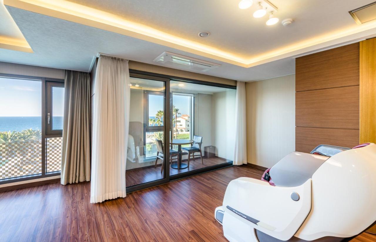 Uni Hotel Jeju Esterno foto