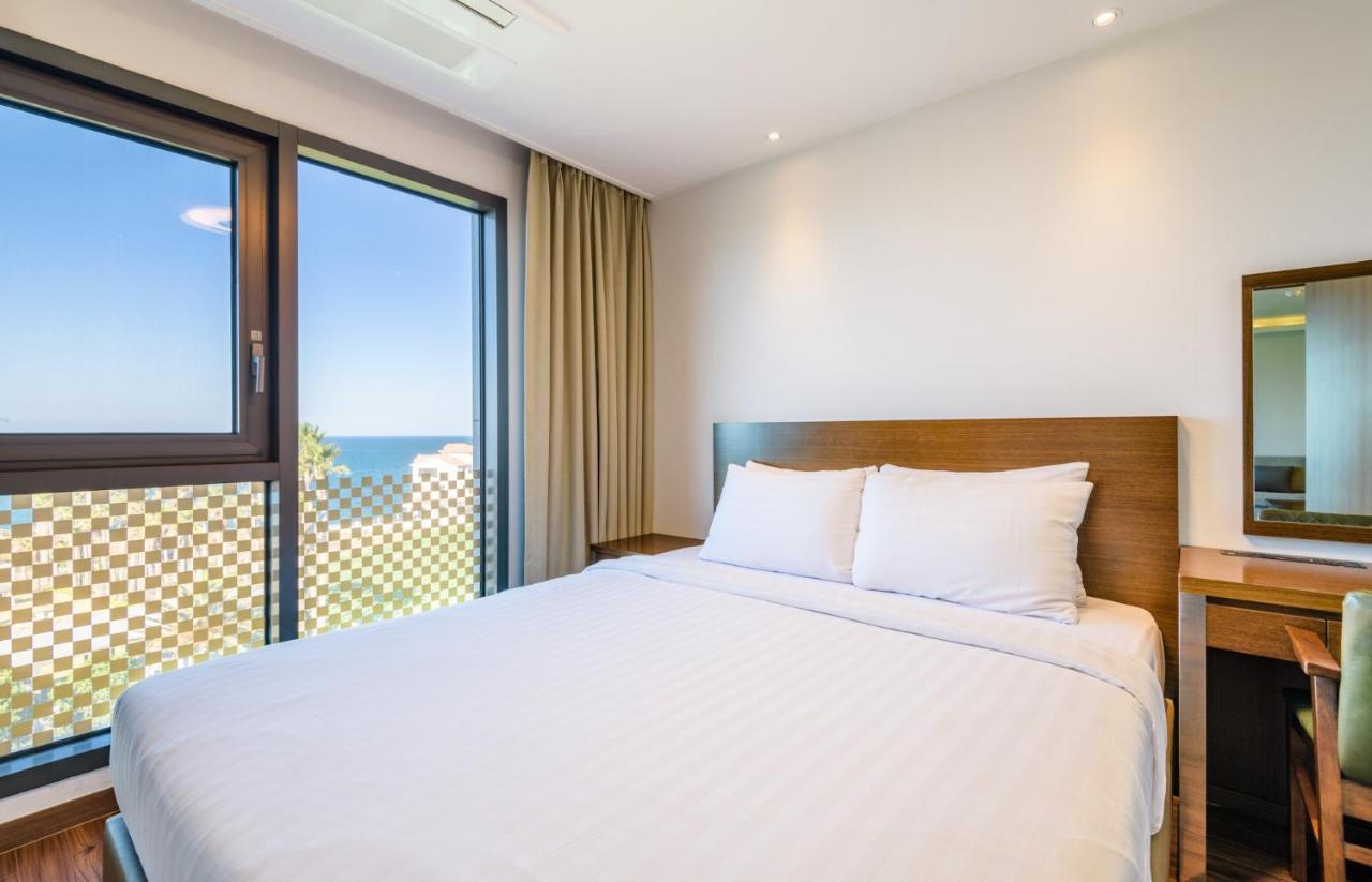 Uni Hotel Jeju Esterno foto
