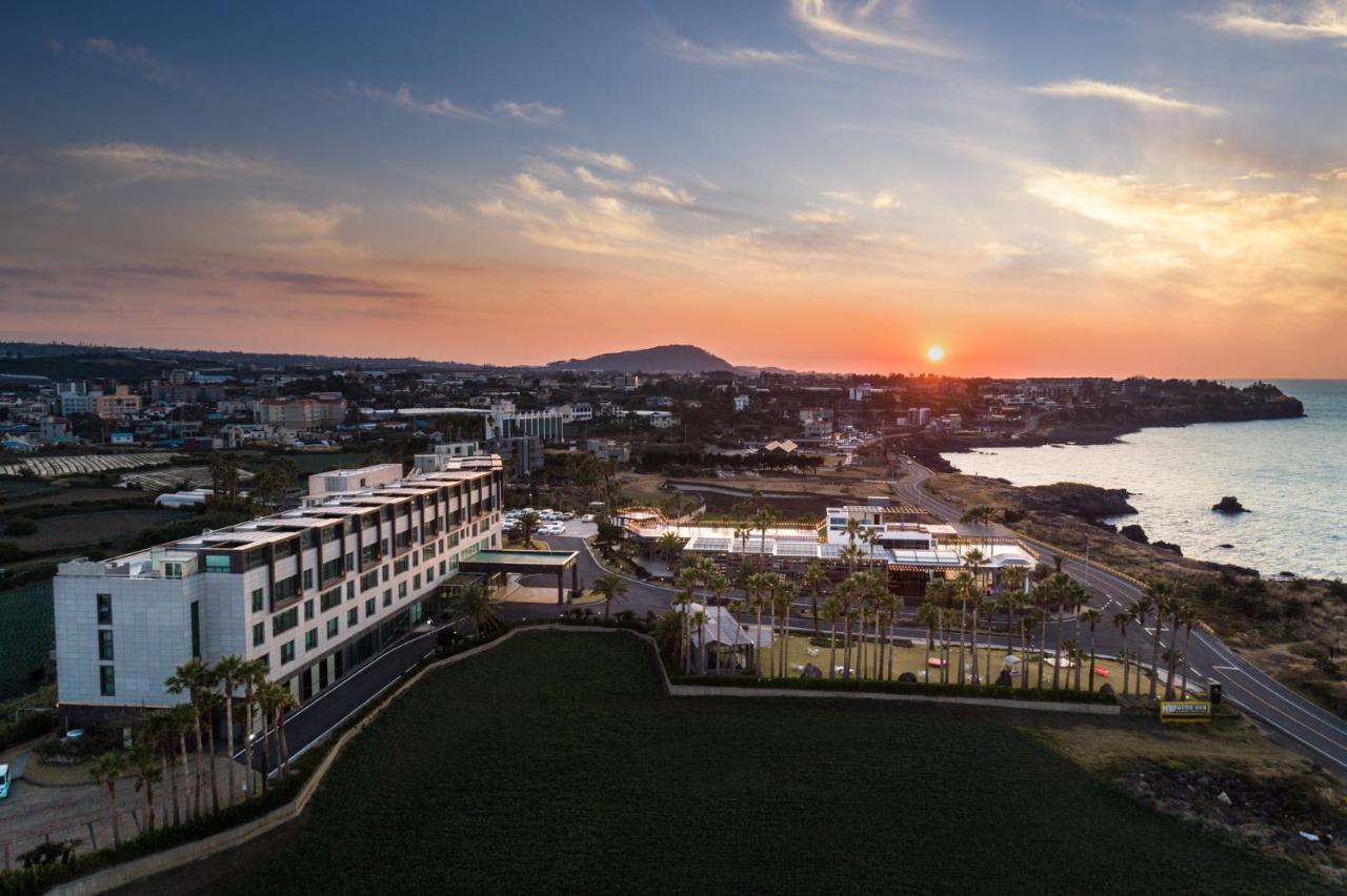 Uni Hotel Jeju Esterno foto